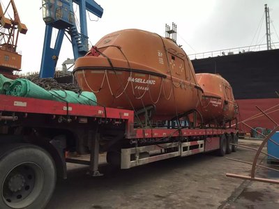 自由拋落式全封閉救生艇